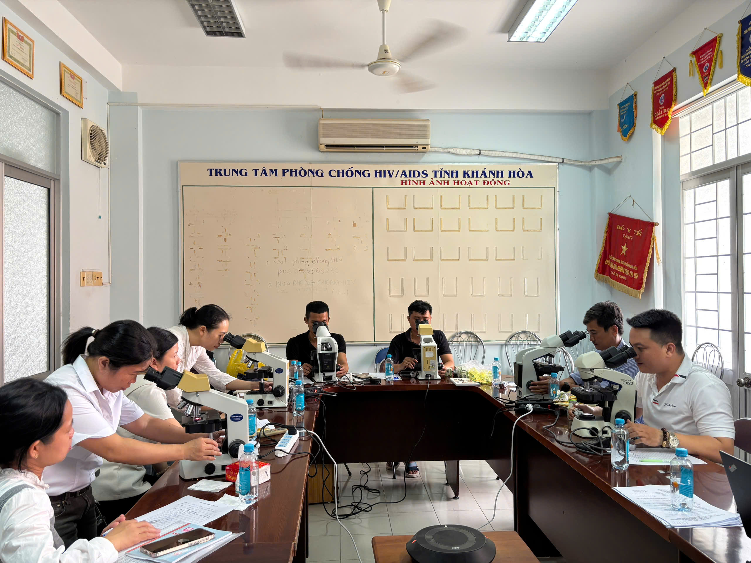 Nâng cao năng lực xét nghiệm ký sinh trùng sốt rét cho cán bộ y tế Khánh Hòa